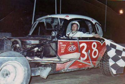 Vic Smith
Vic Smith
Keywords: Kingston_Speedway Dirt_track Stock_car Vic_Smith