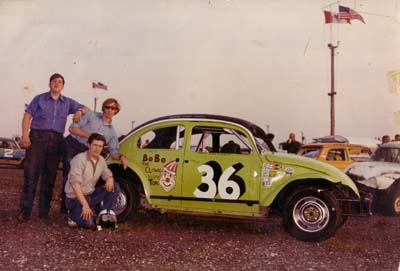 Gary Elliott with crew Don Roth and Roger Lewis 1970
Gary Elliott with crew Don Roth and Roger Lewis 1970

Photo Credit: http://www.elliottracingteam.com
